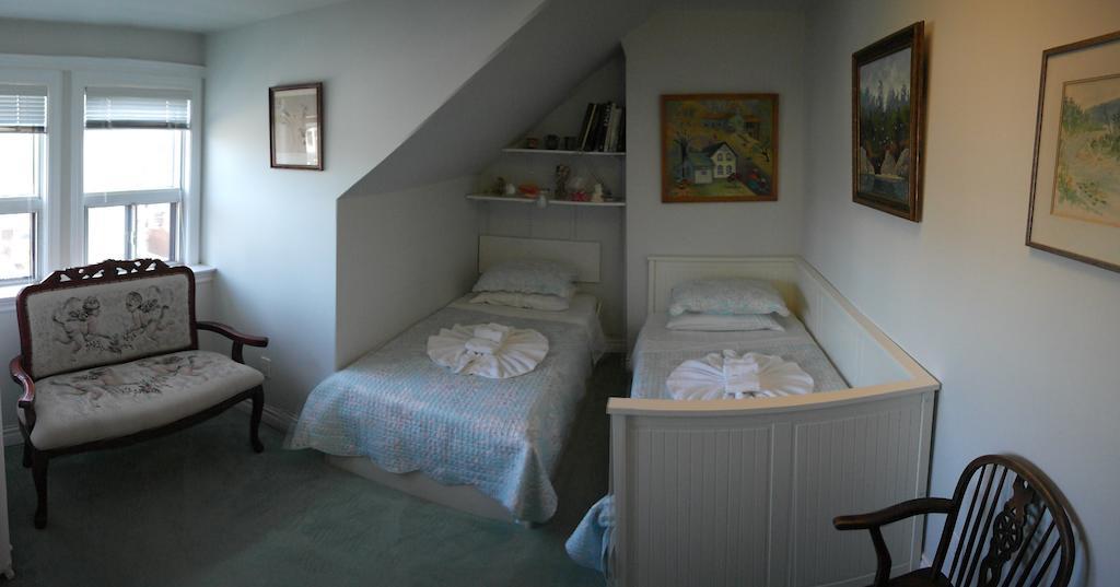 טורונטו Rose Garden Bed And Breakfast מראה חיצוני תמונה
