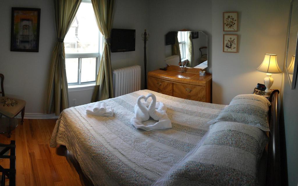 טורונטו Rose Garden Bed And Breakfast חדר תמונה