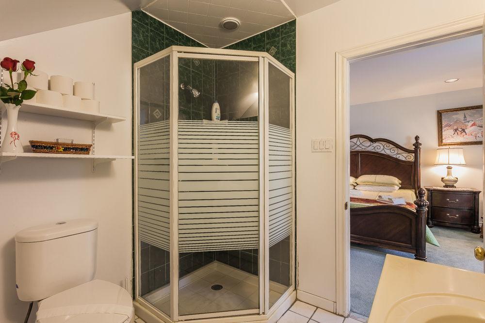 טורונטו Rose Garden Bed And Breakfast מראה חיצוני תמונה